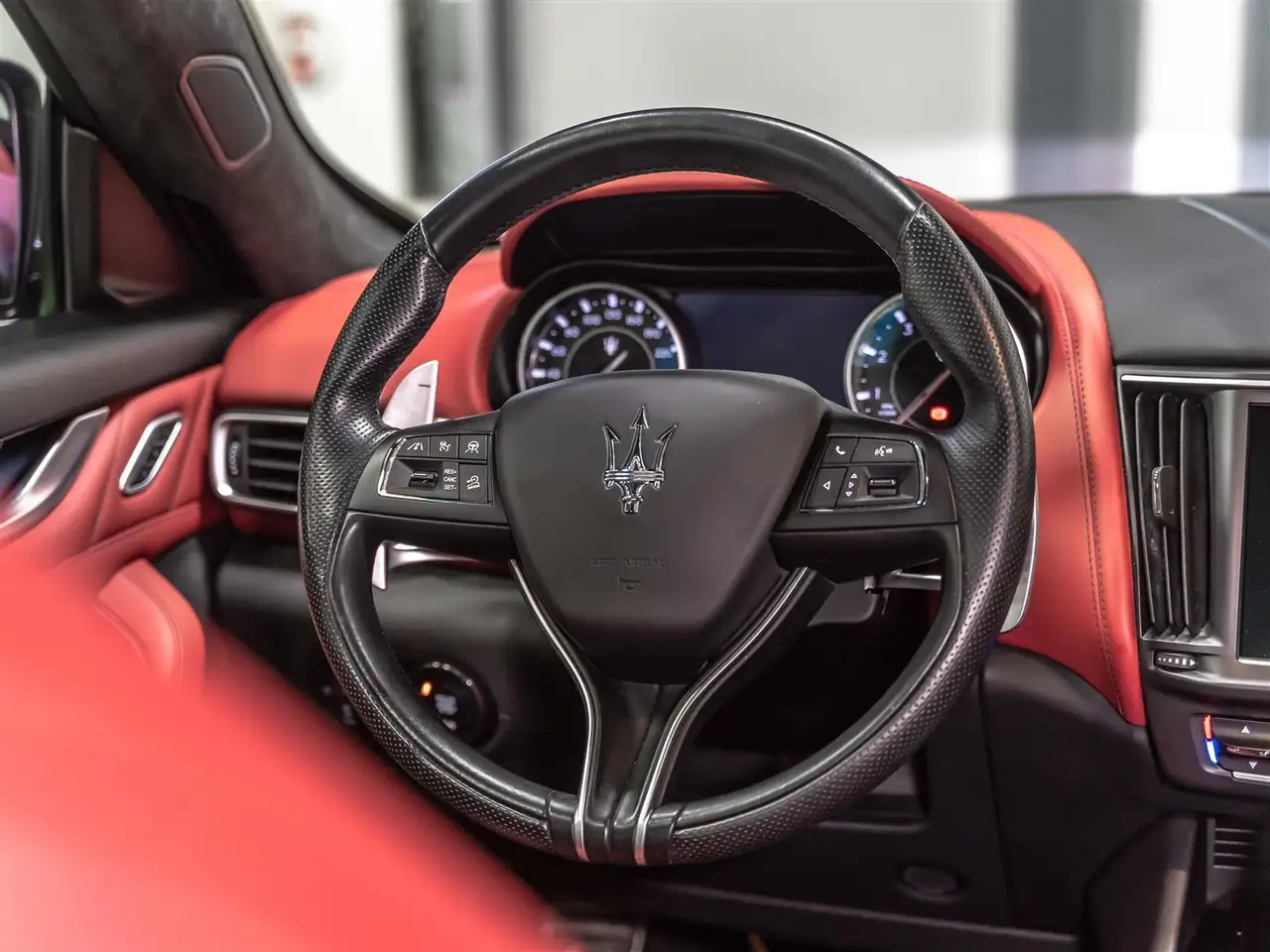 Maserati Levante снимка Maserati Levante