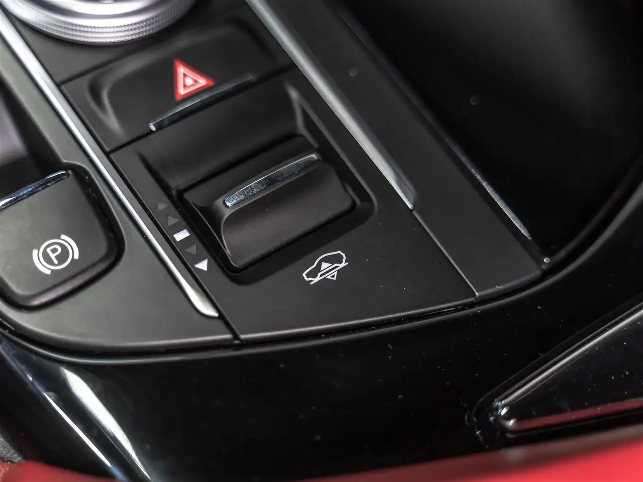 Maserati Levante снимка Maserati Levante