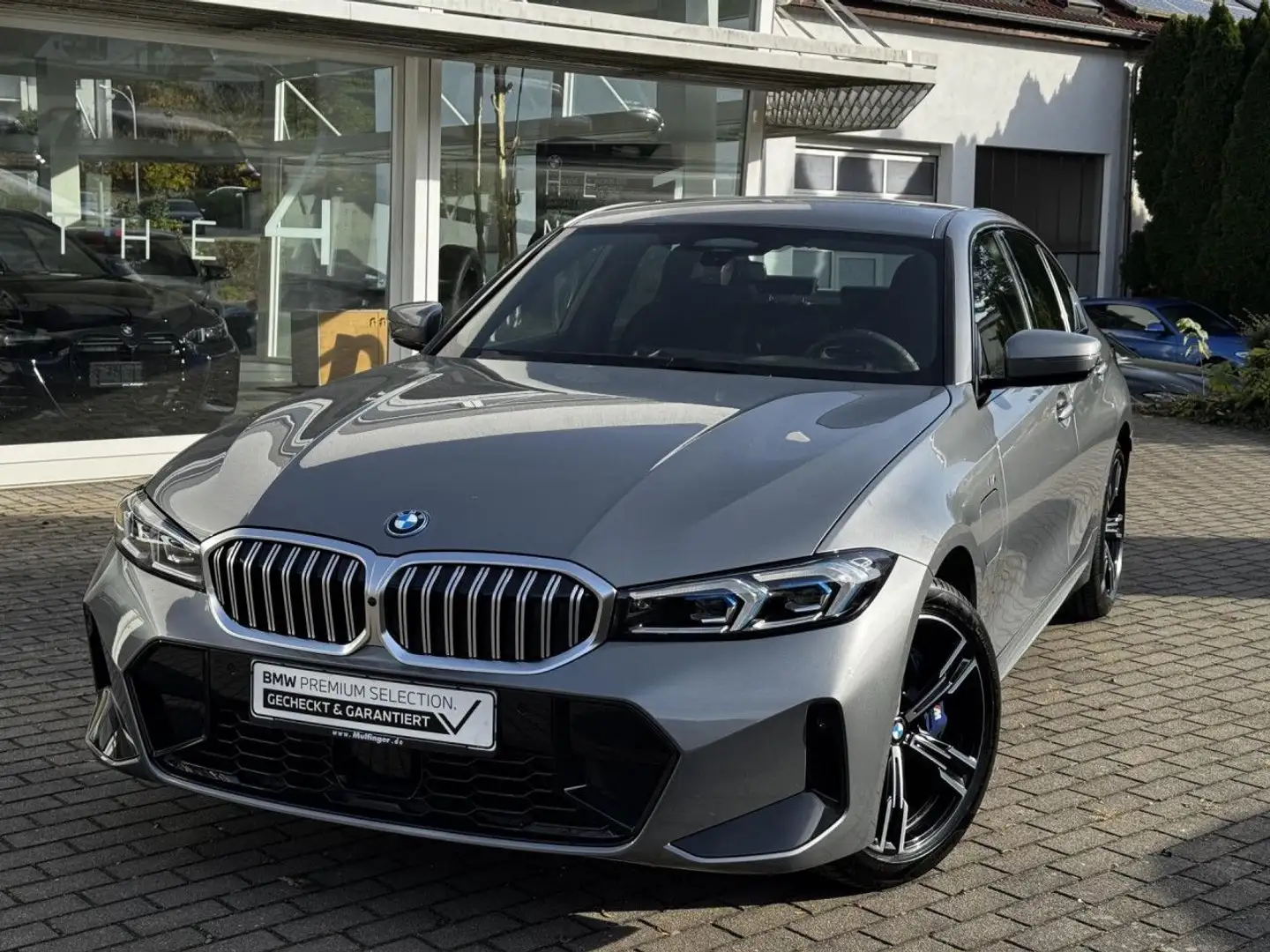 BMW 330 e xDr. M Sport HUD ACC SurView.Lenkradh.HiFi Grau - 2