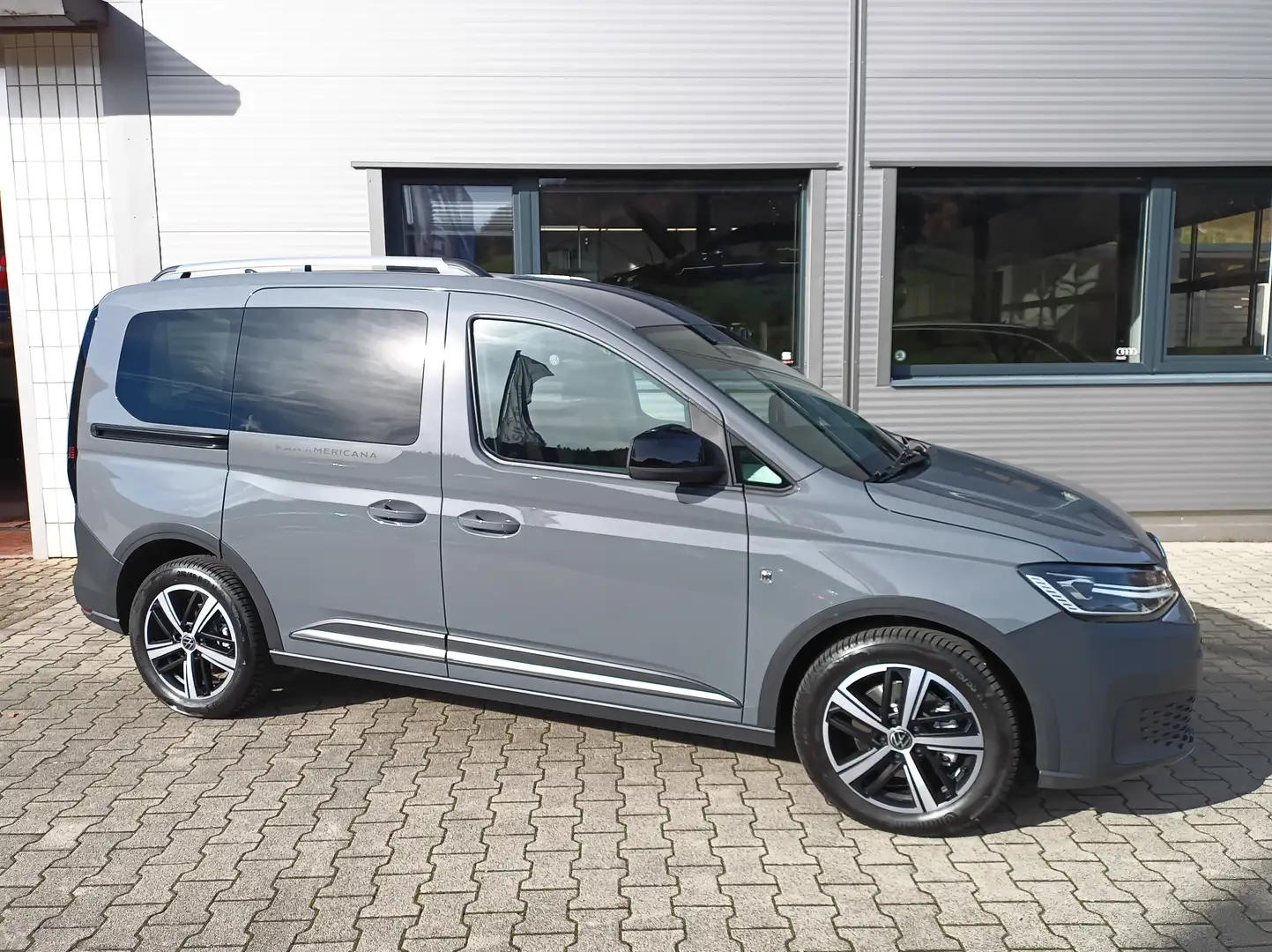 Volkswagen Caddy PanAmericana 4Motion AHK abnehmbar/Standheizung Grau - 2