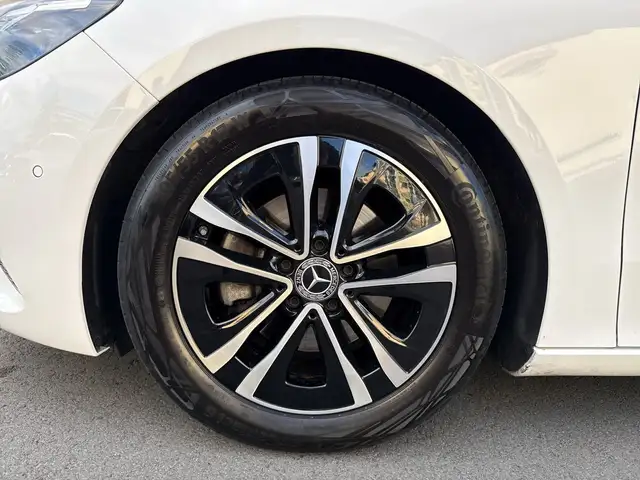 Mercedes-Benz B-Class view 13