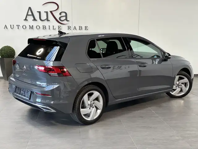 Volkswagen Golf view 4
