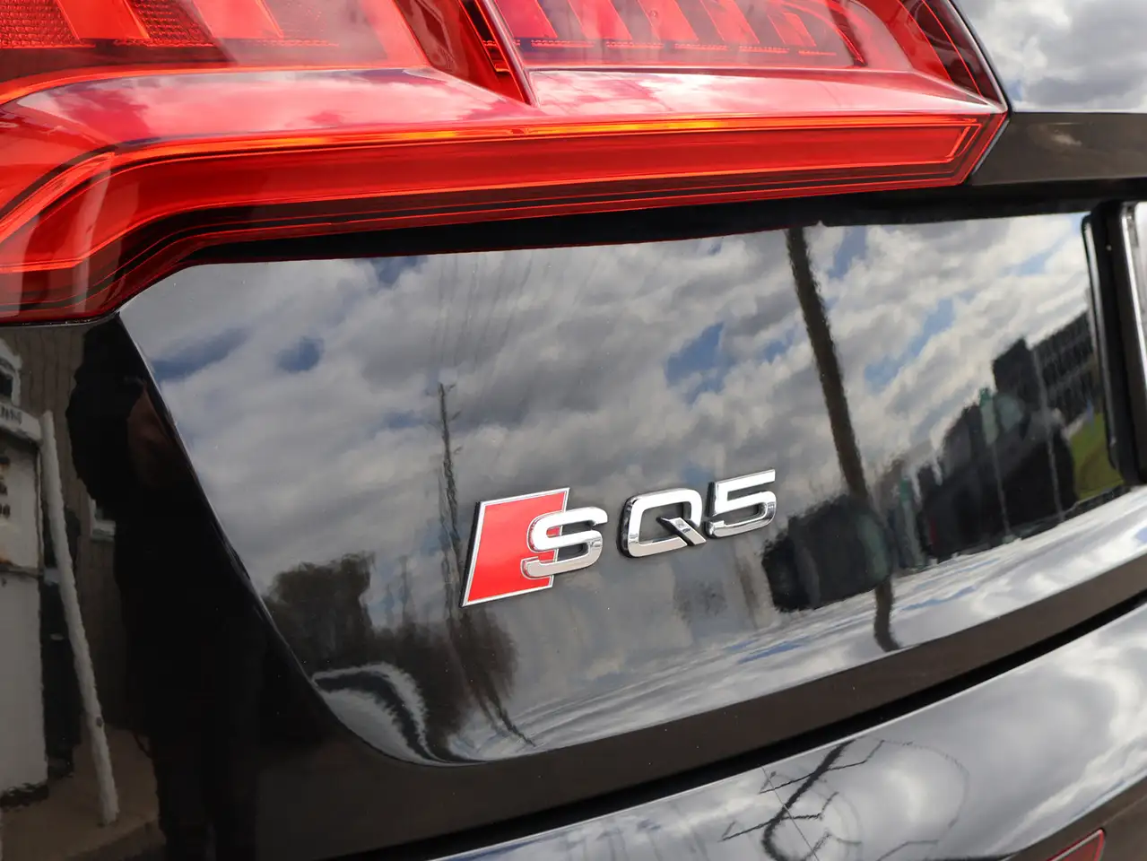 Audi SQ5 снимка Audi SQ5