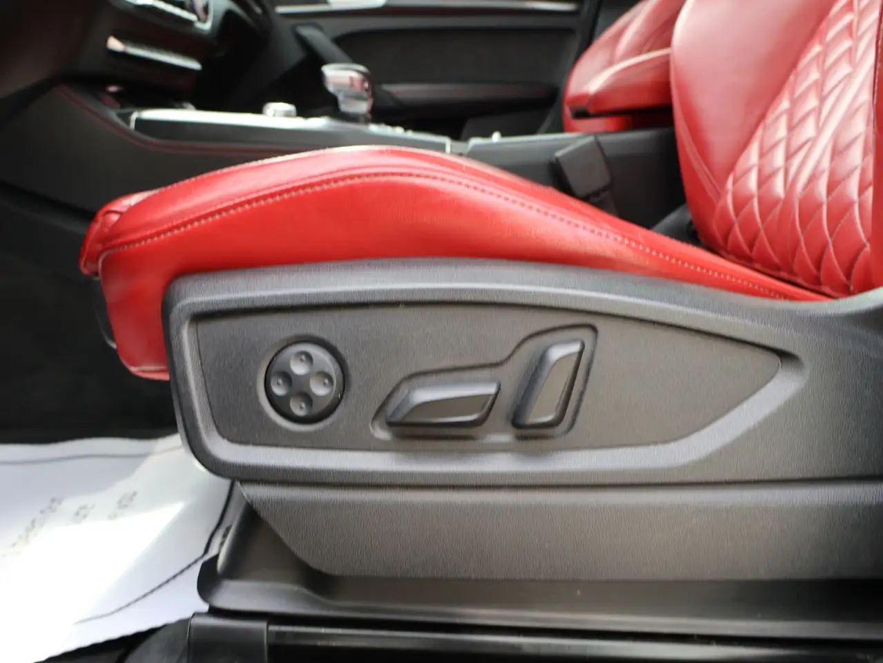 Audi SQ5 снимка Audi SQ5