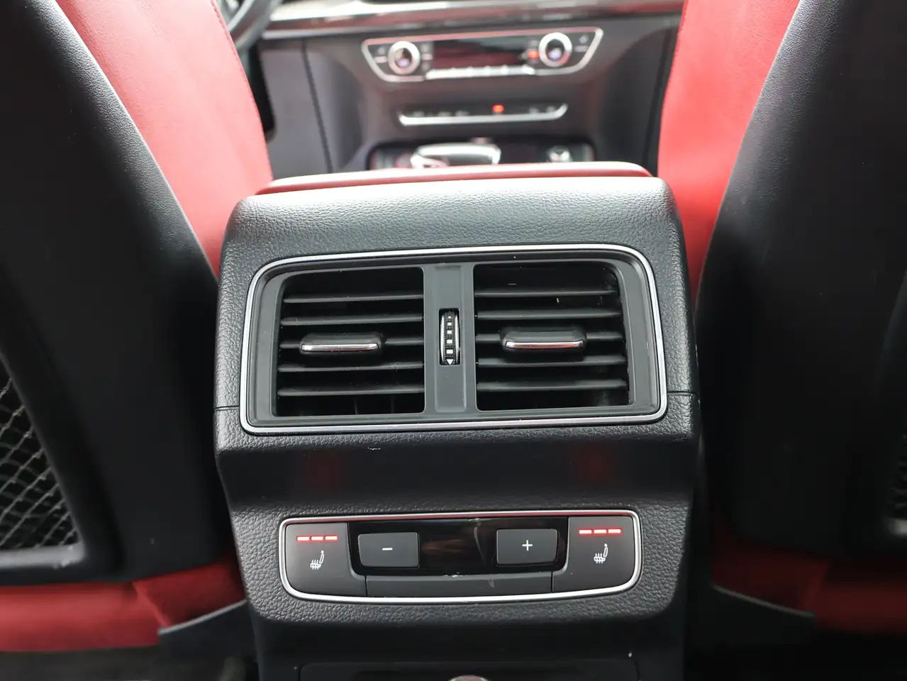 Audi SQ5 снимка Audi SQ5