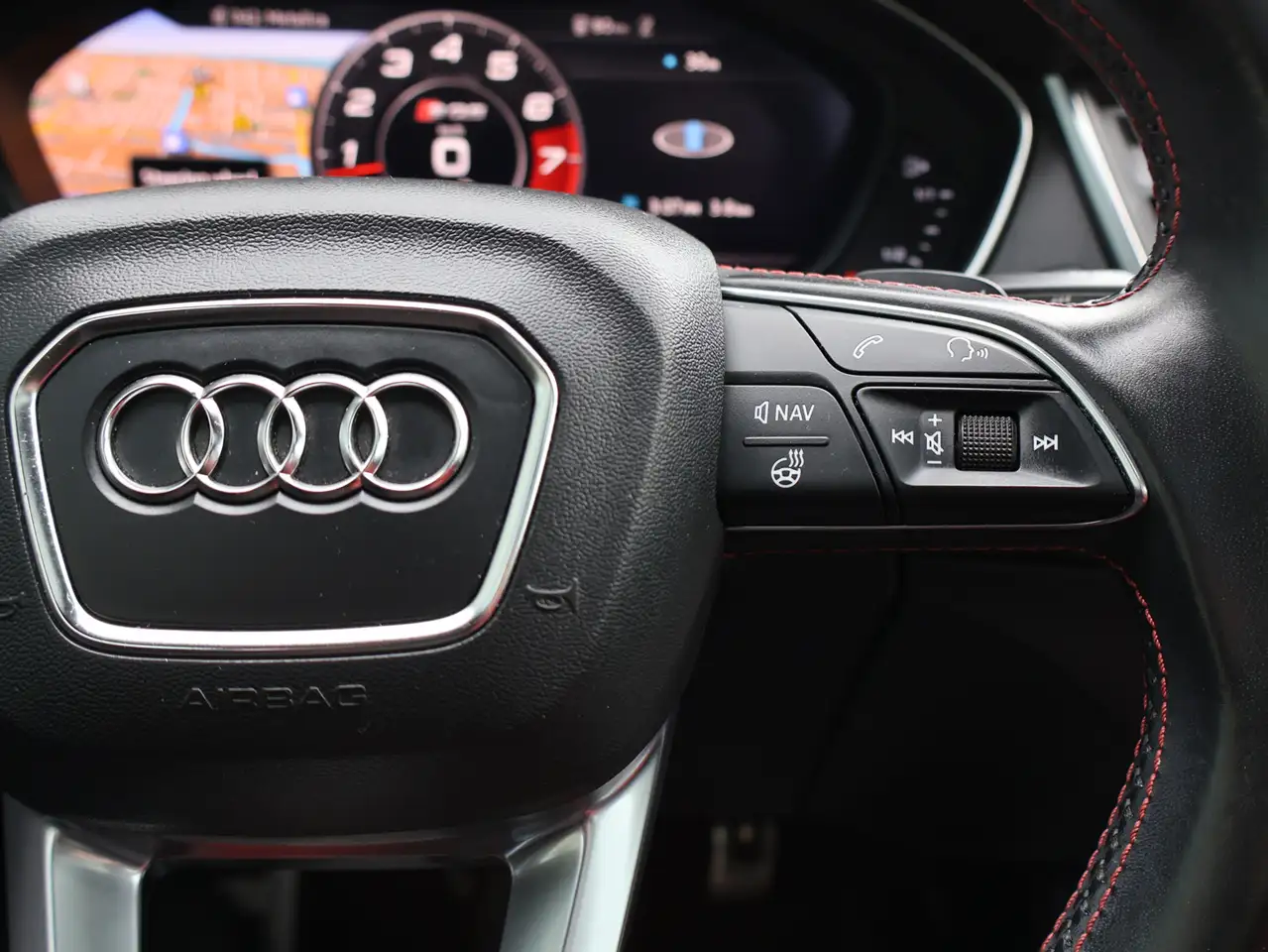Audi SQ5 снимка Audi SQ5