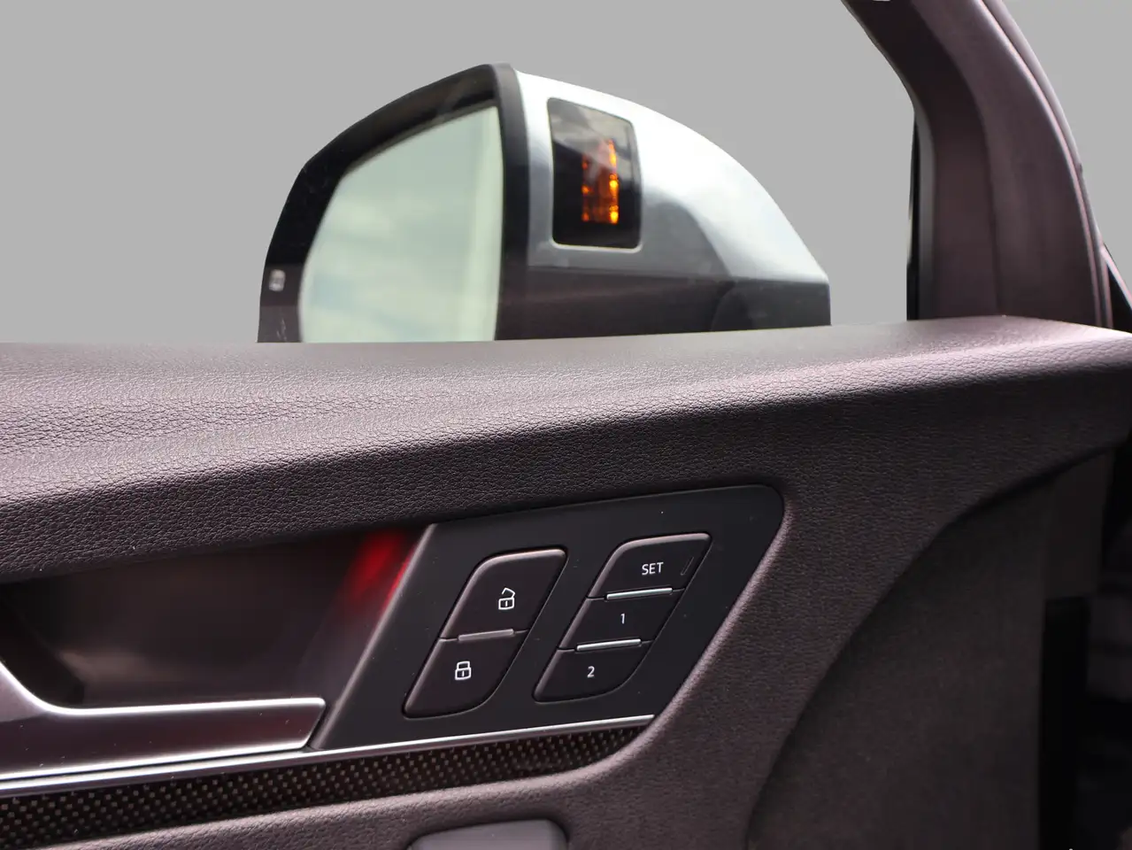 Audi SQ5 снимка Audi SQ5