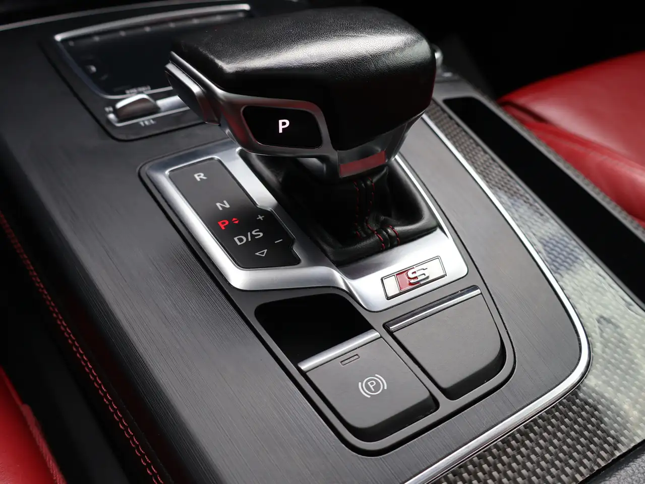 Audi SQ5 снимка Audi SQ5