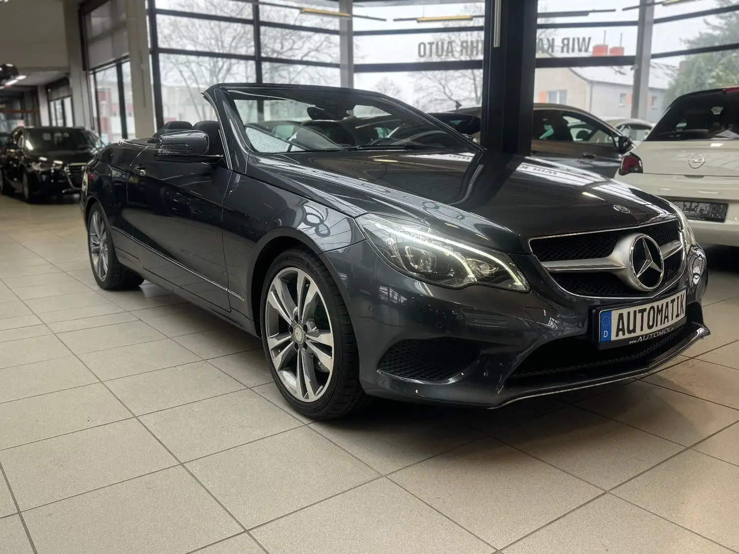 Mercedes-Benz E 220 CDI Cabrio Autom.AHK Tempomat LED SHZ Grau - 2
