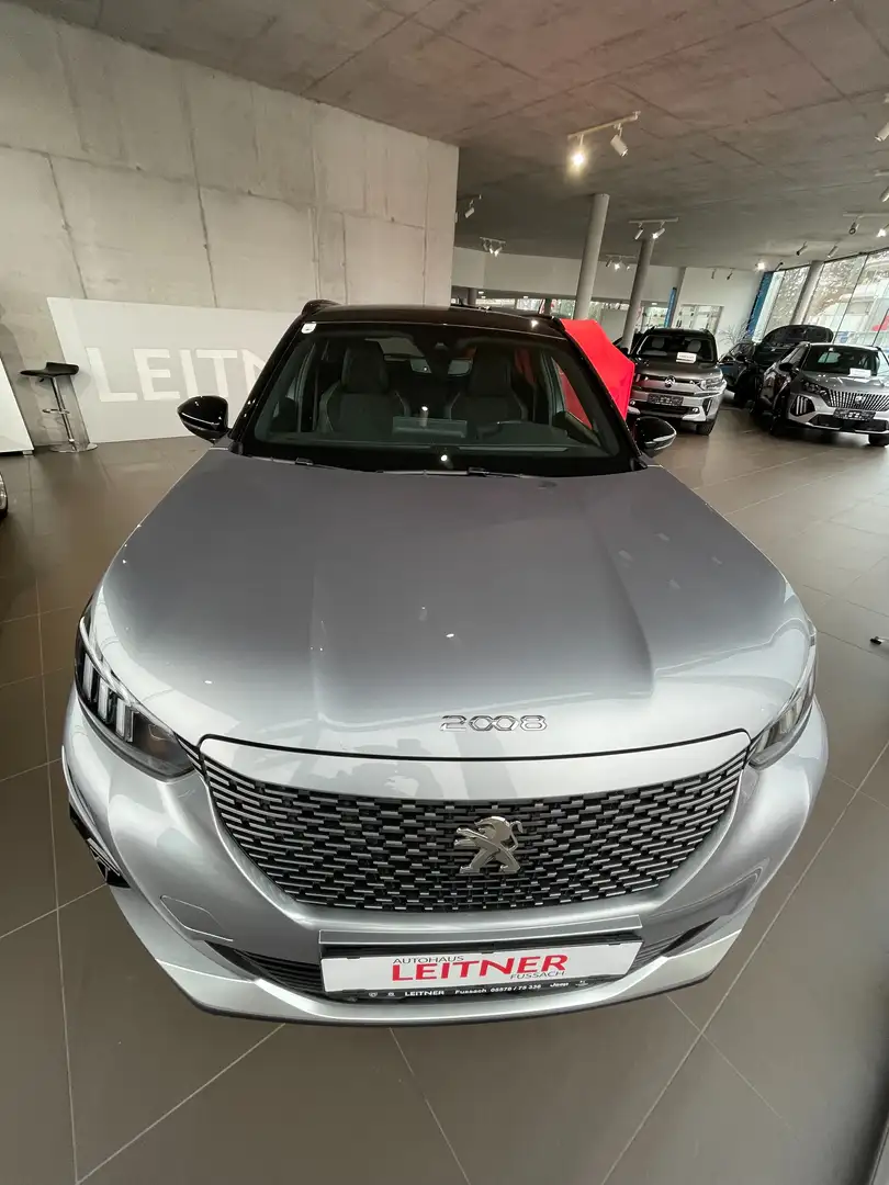 Peugeot 2008 e- GT Pack Grau - 2