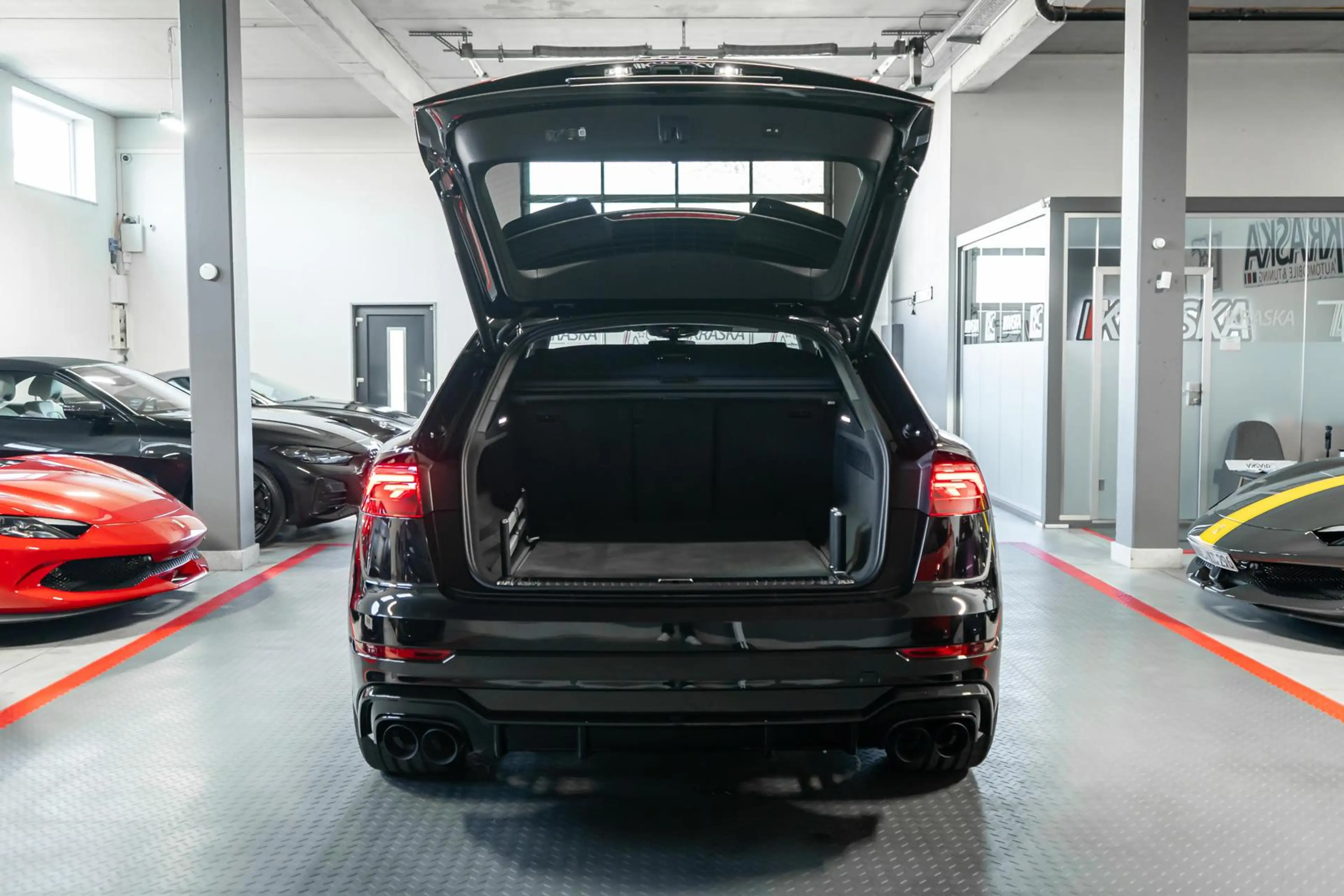 Audi SQ8 4.0 TFSI quattro AHK PANO B&O STHZ MATRIX — photo 10