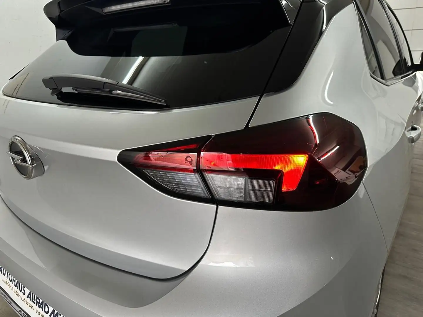 Opel Corsa Elegance 1,2 Turbo Aut.+LED+SHZ+CAM+CarPlay Argent - 2