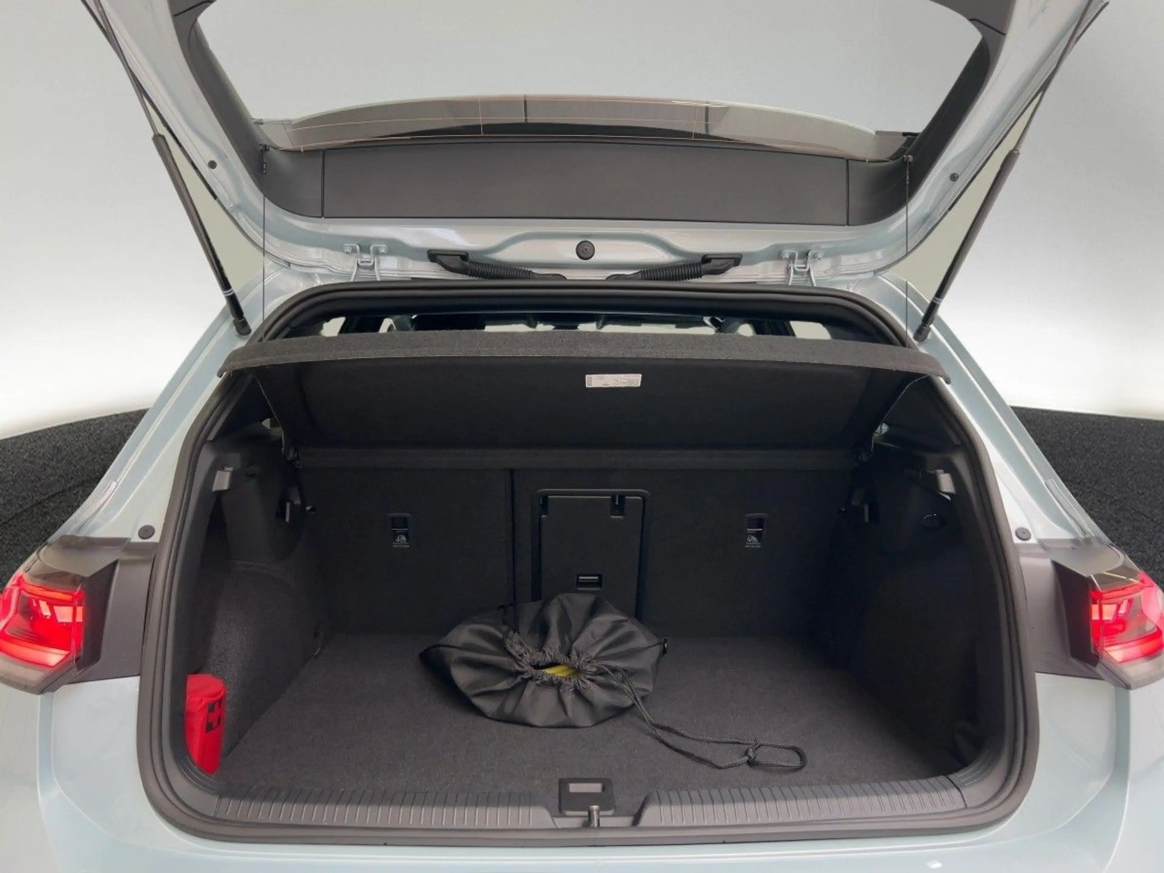 Volkswagen Golf GTE VIII 1.5 eHybrid GTE DSG Rear View IQ Light — photo 8