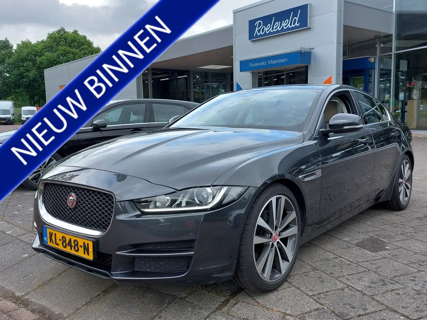 Jaguar XE 2.0 D 163pk Automaat Portfolio Premium Business Pa Grijs - 1