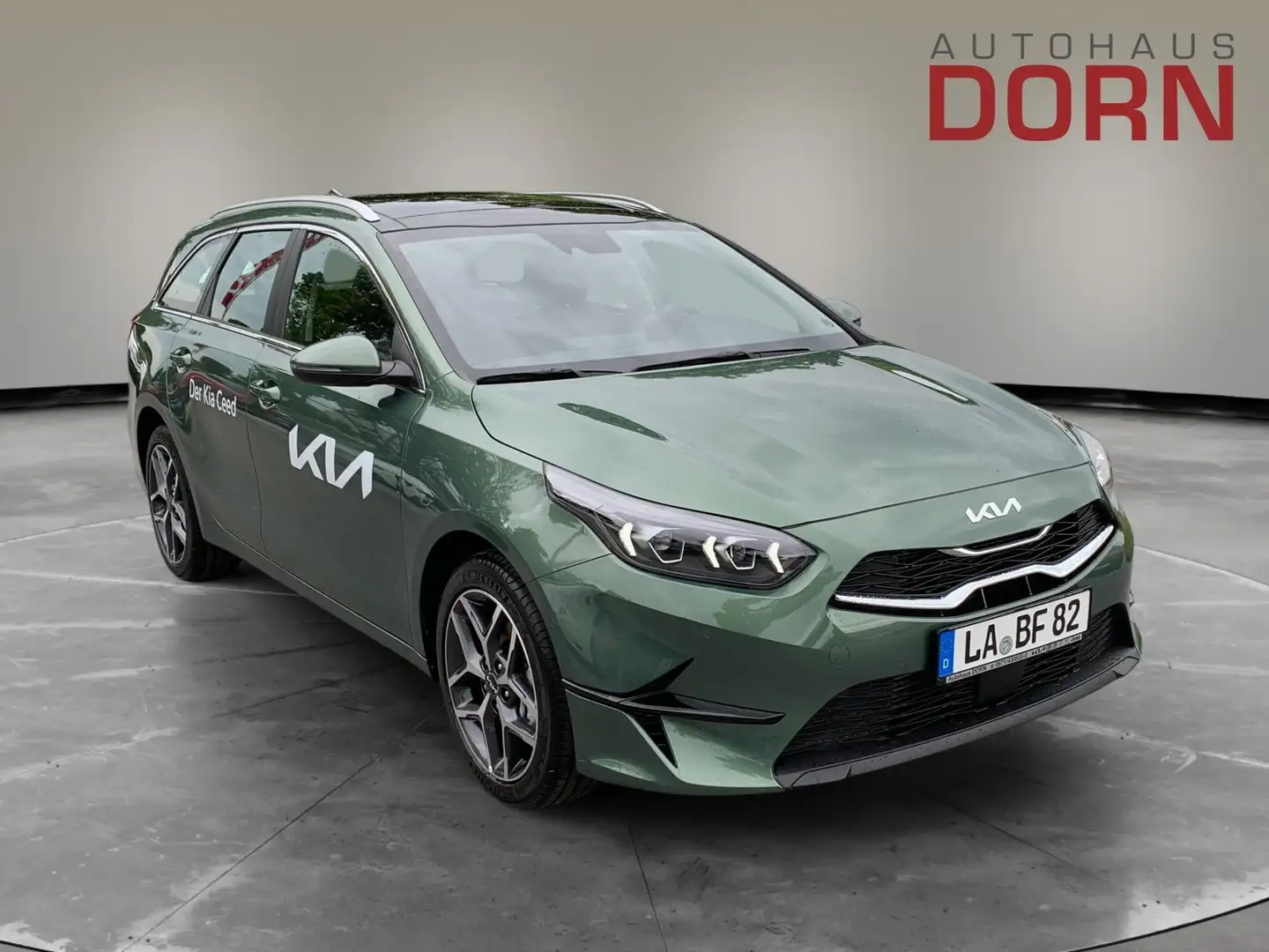 Kia Ceed SW / cee'd SW Spirit 1.6D DCT 7 Technik-Paket Glasdach Kamera Grün - 2
