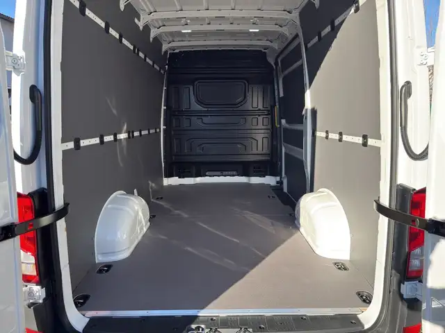 Volkswagen Crafter view 12