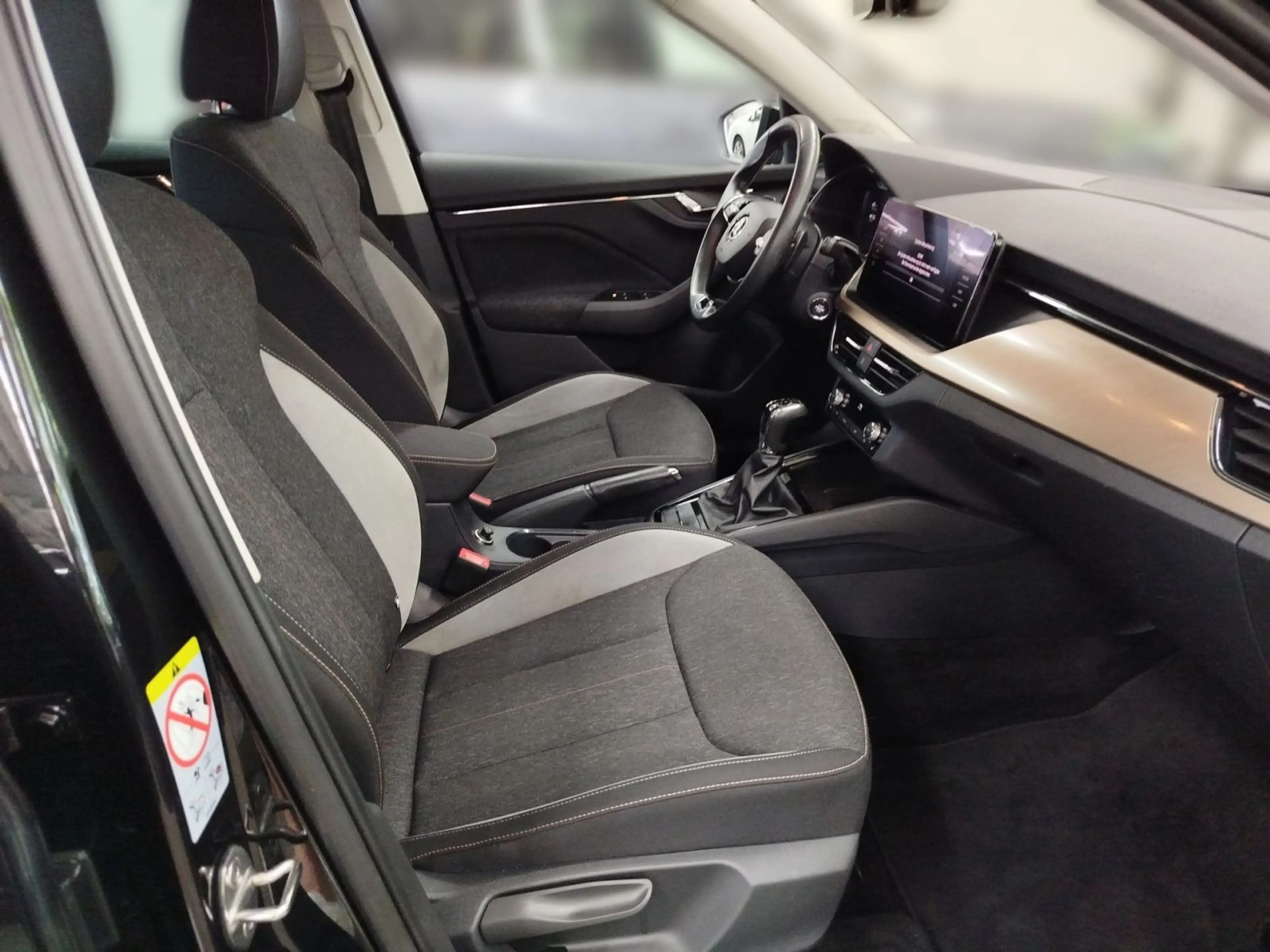 Skoda Kamiq 1.0 TSI DSG Style Navi FrontAssist LaneAss — photo 12