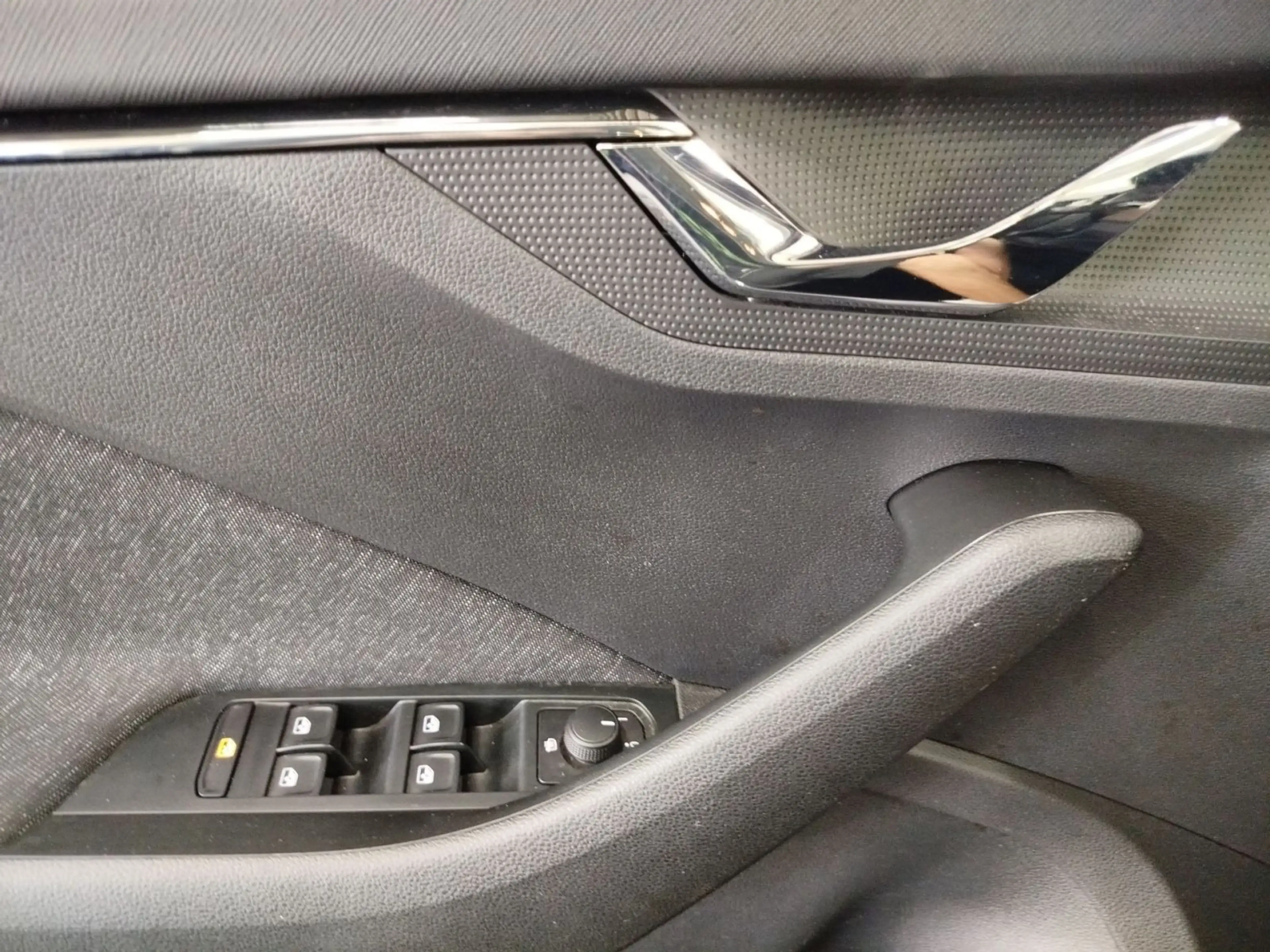 Skoda Kamiq 1.0 TSI DSG Style Navi FrontAssist LaneAss — photo 7
