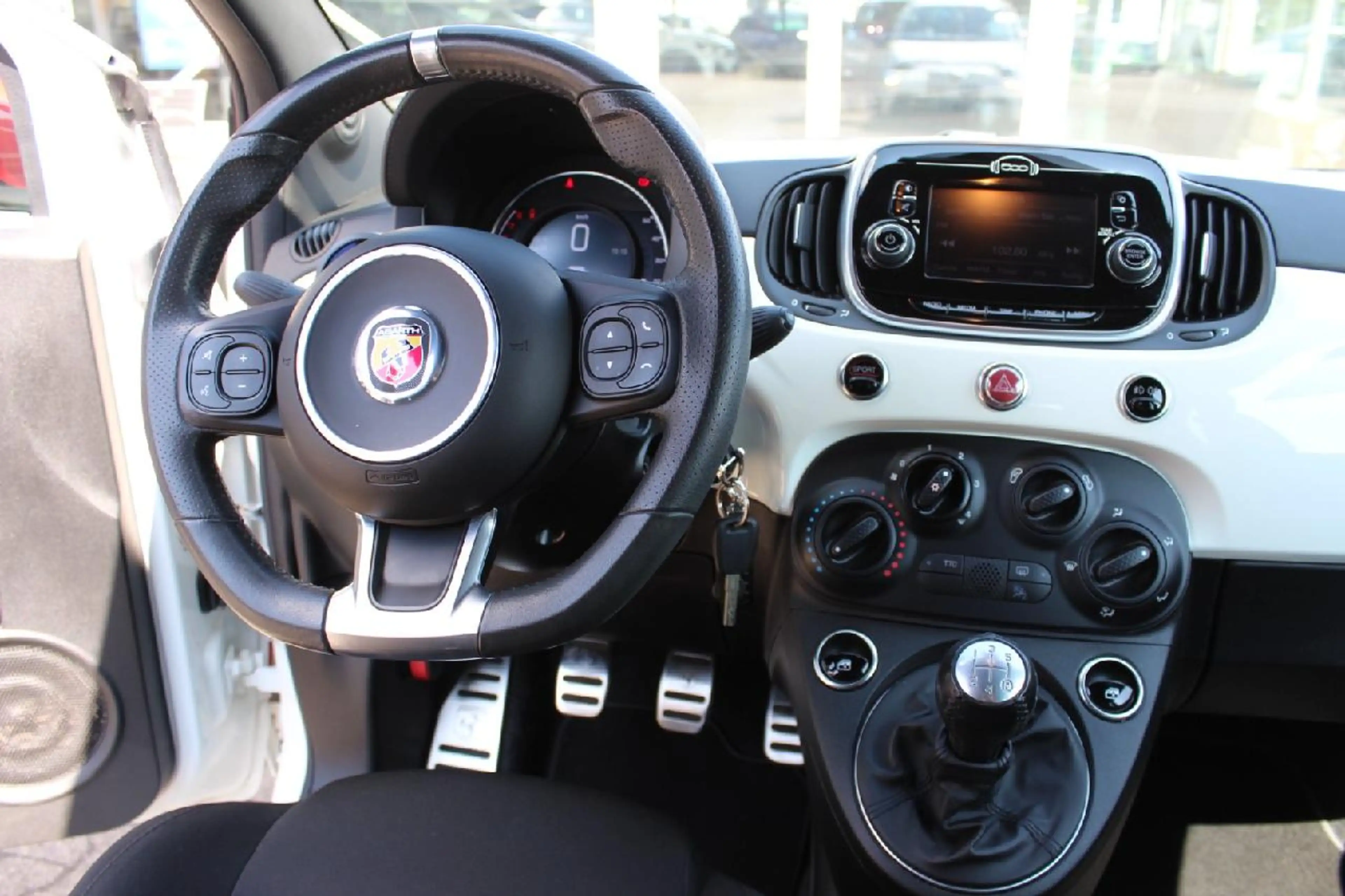 Abarth 595 595 Basis — photo 11