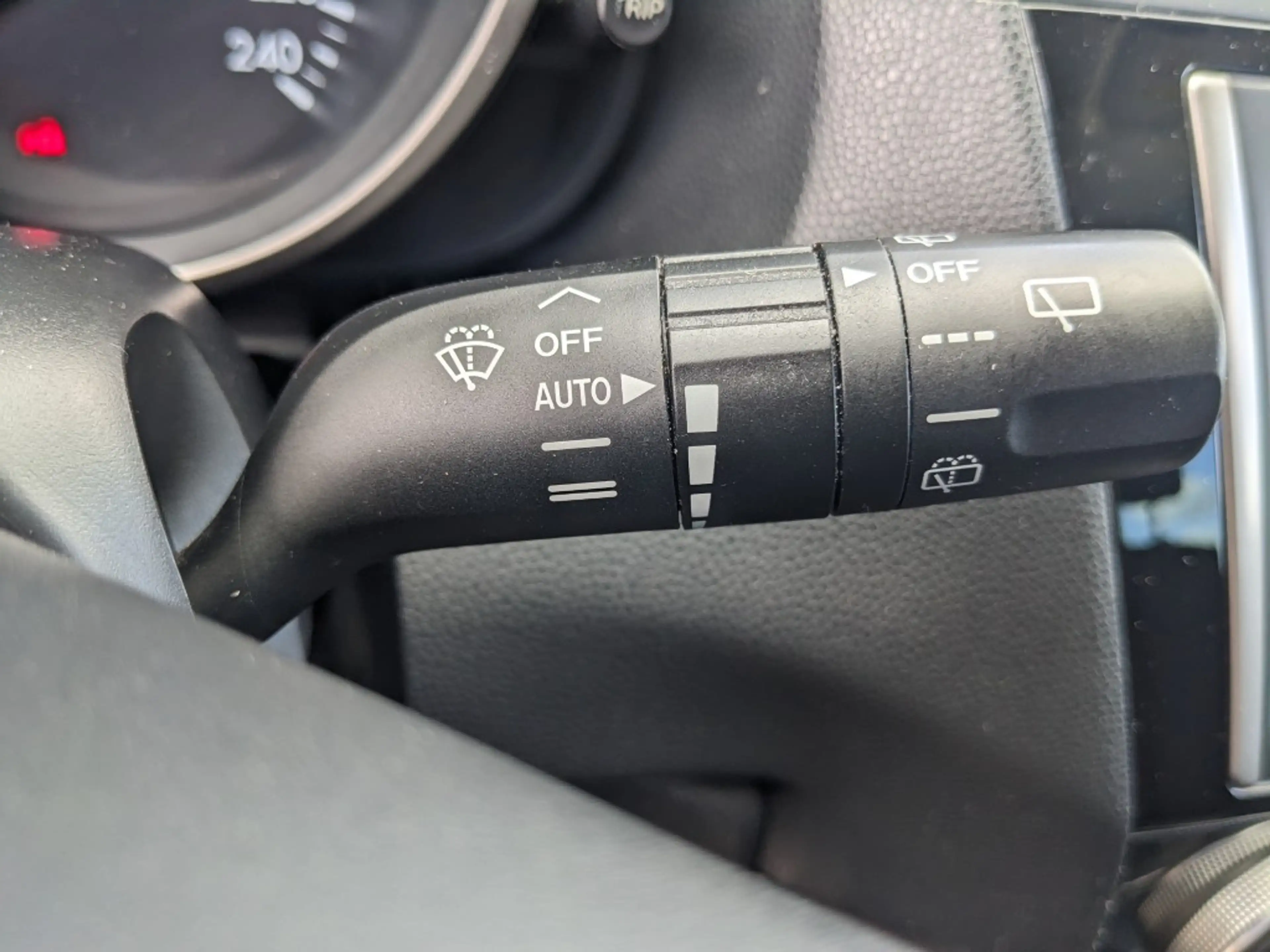 Mazda 5 2.0l Center-Line Navi Xenon Kamera PDC — photo 15