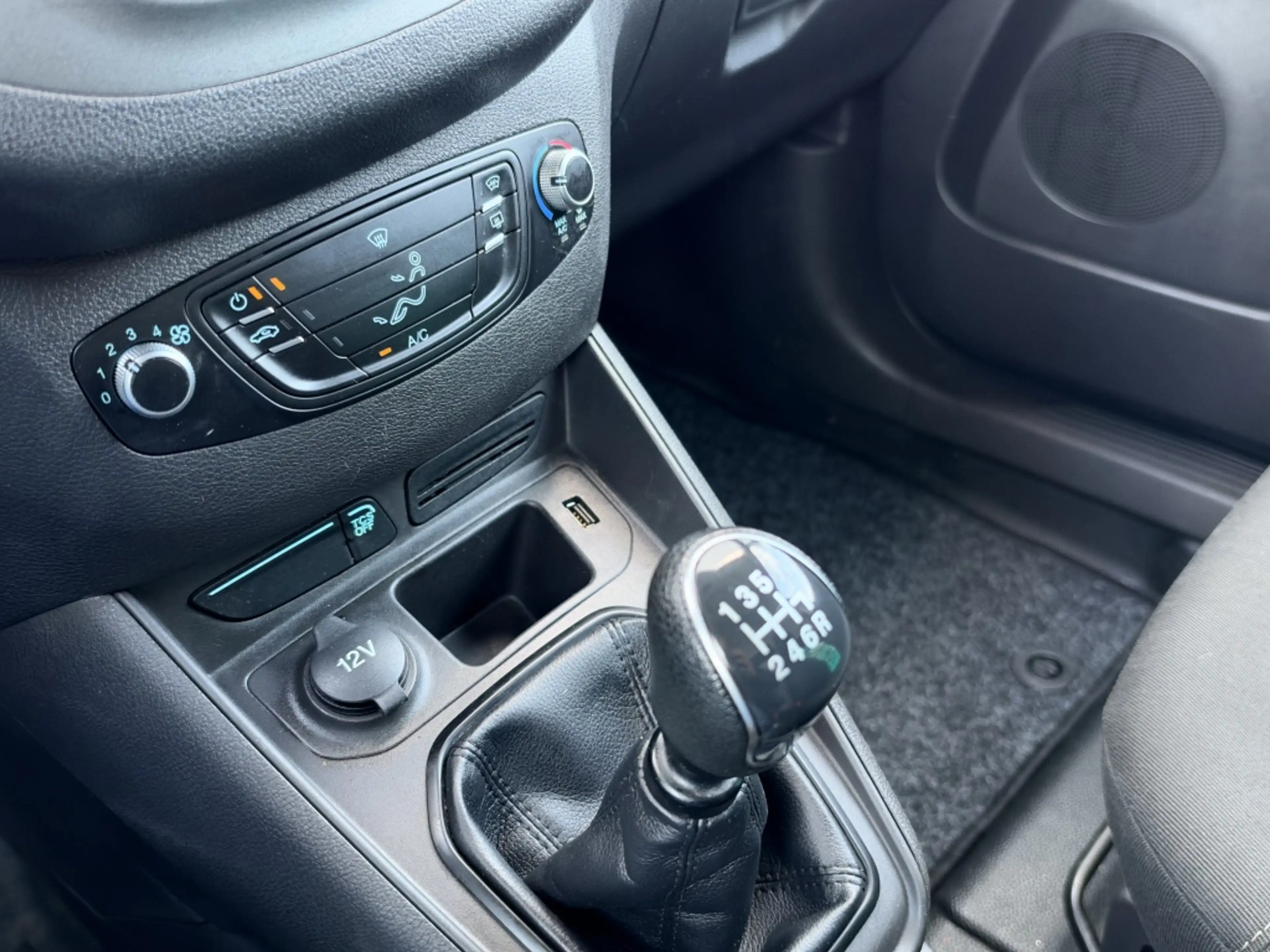 Ford Transit Courier 1.0 Trend 6-Bak NAP Airco 1e Eign. Carplay Achteru — photo 19