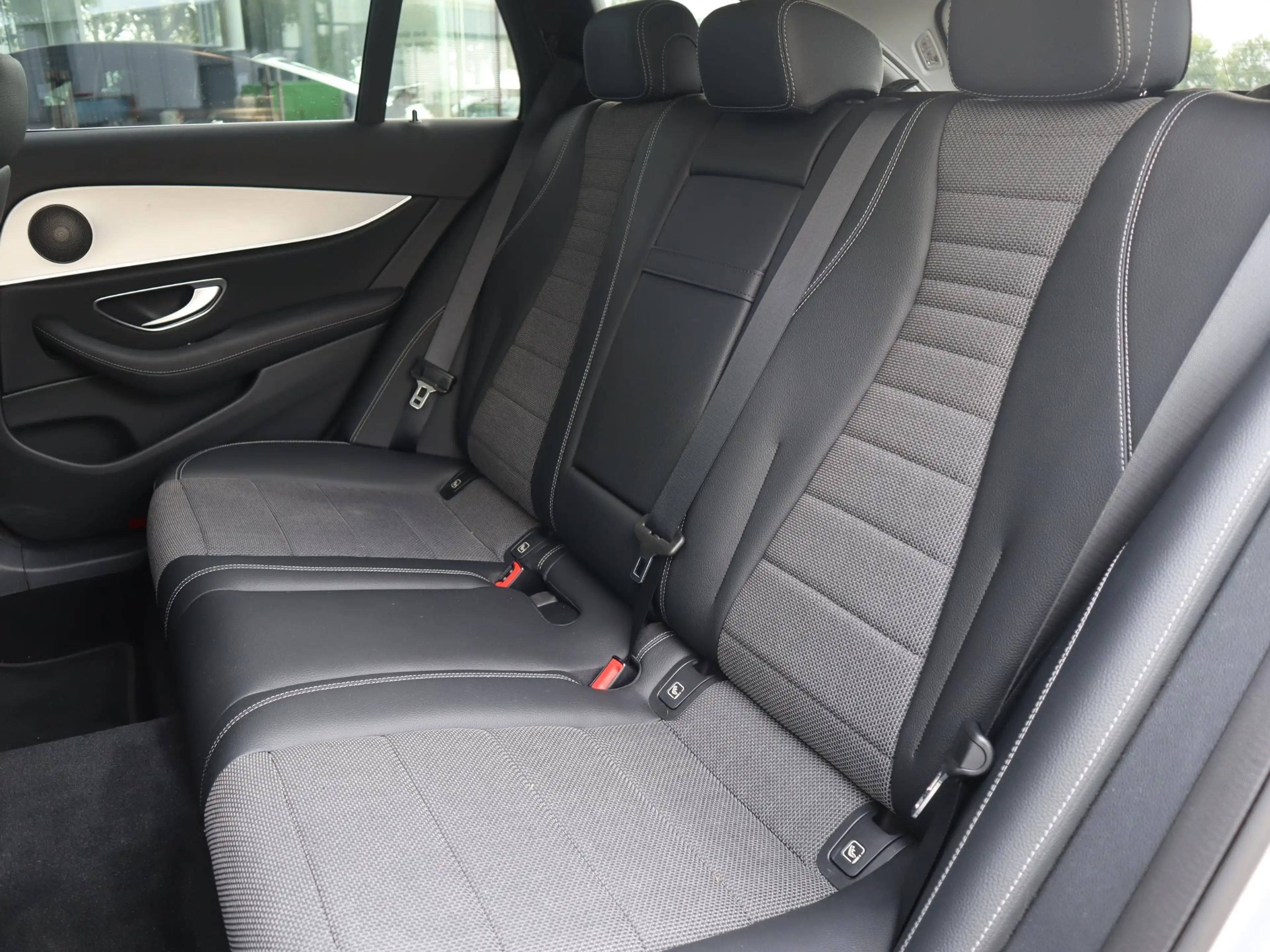 Mercedes-Benz E 200 Estate Business Solution — photo 11