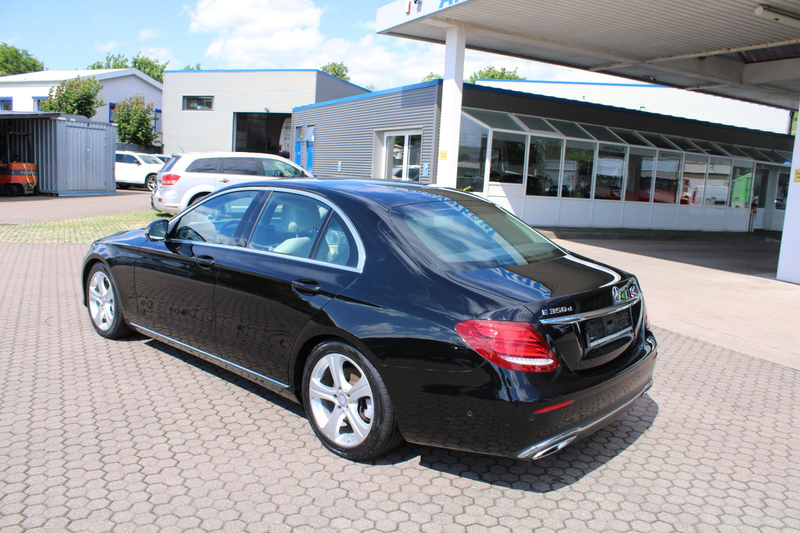 Mercedes-Benz E 350 d Limousine,LED,Head-Up,Distronic,Airmatic — photo 4