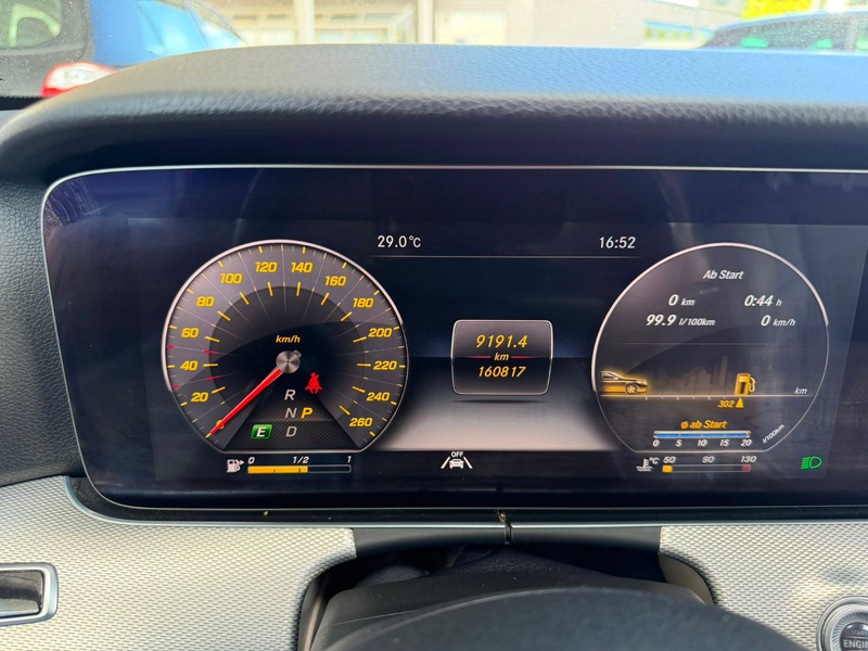 Mercedes-Benz E 350 d Limousine,LED,Head-Up,Distronic,Airmatic — photo 9