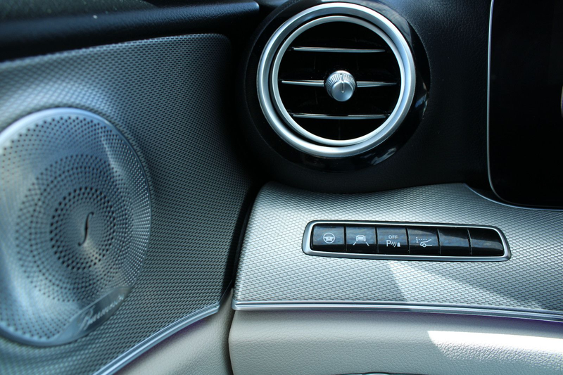 Mercedes-Benz E 350 d Limousine,LED,Head-Up,Distronic,Airmatic — photo 13