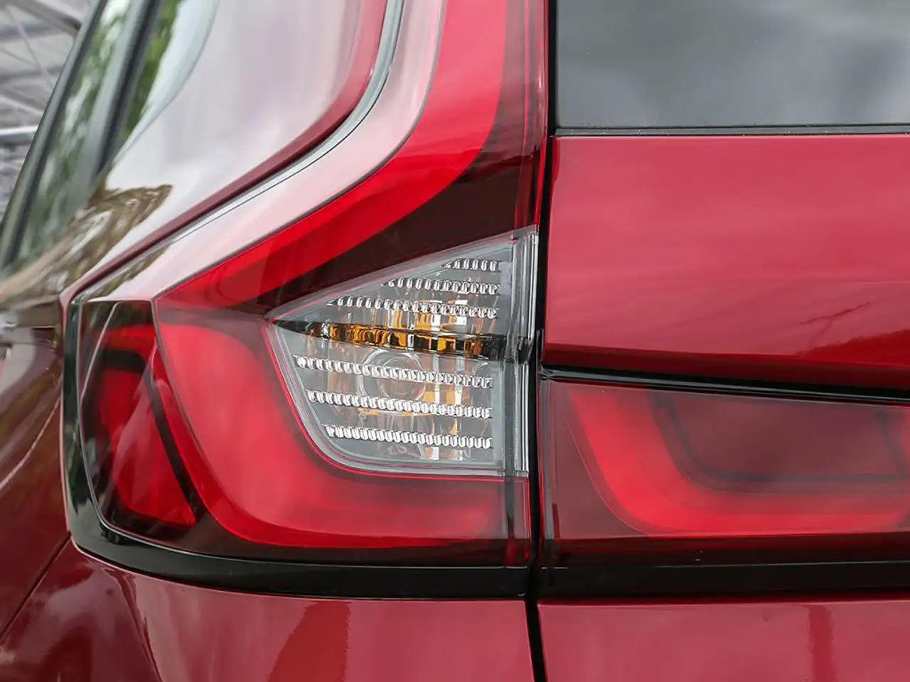 Honda CR-V photo Honda CR-V