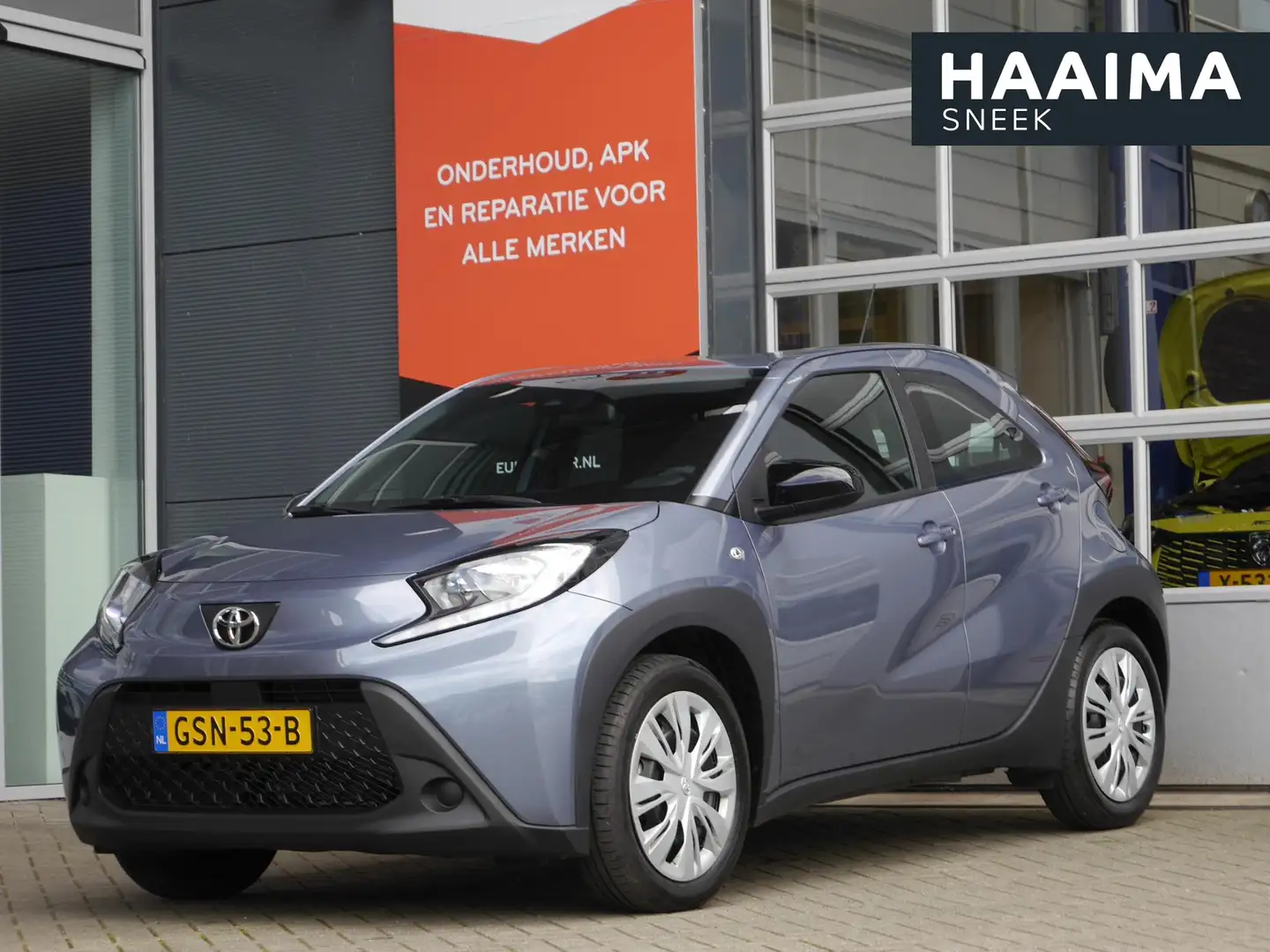 Toyota Aygo X 1.0 VVT-i MT Play | Lage km.stand | Apple carplay/ Grau - 1