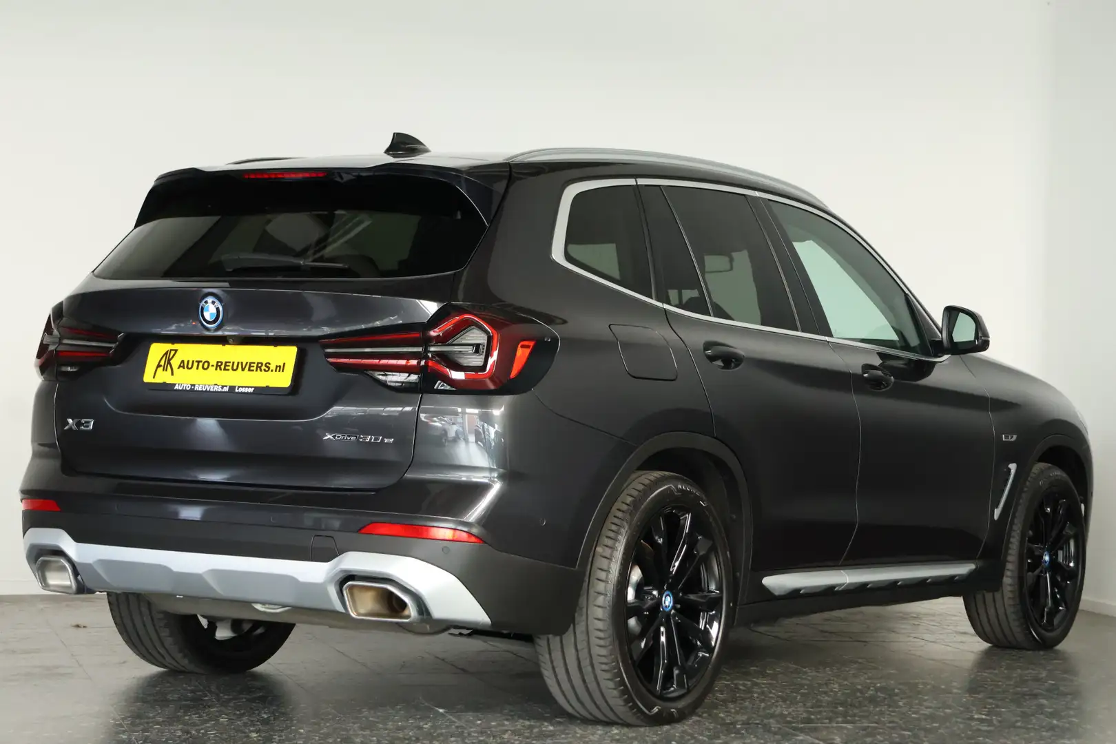 BMW X3 xDrive30e / LED / Leder / HUD / ACC / CarPlay Gris - 2