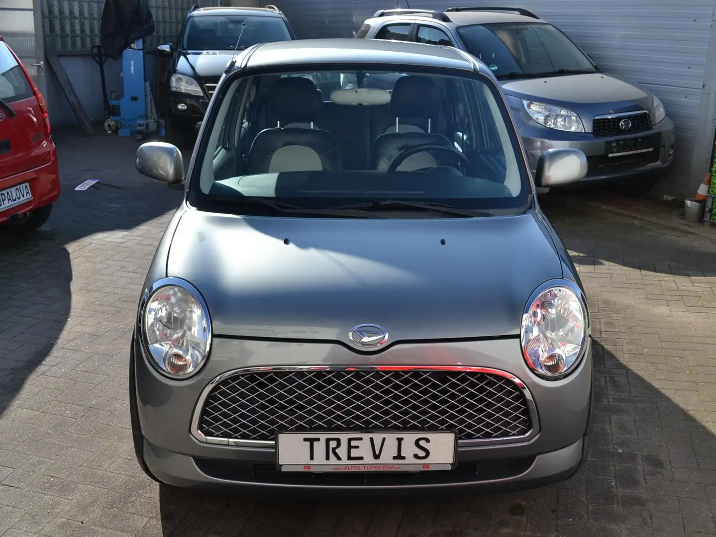Daihatsu Trevis Trevis 1.0 Momo Klima Leder Sitzheizung LTD Grau - 1
