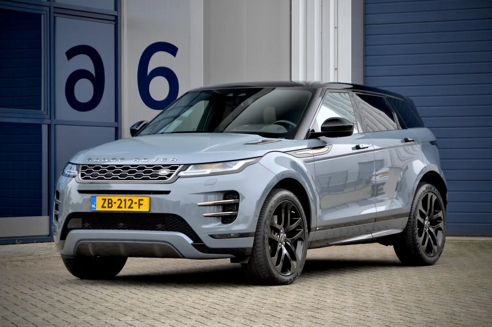Land Rover Range Rover Evoque 2.0 P250 AWD R-Dynamic / First Edition / NL Auto / Grijs - 1