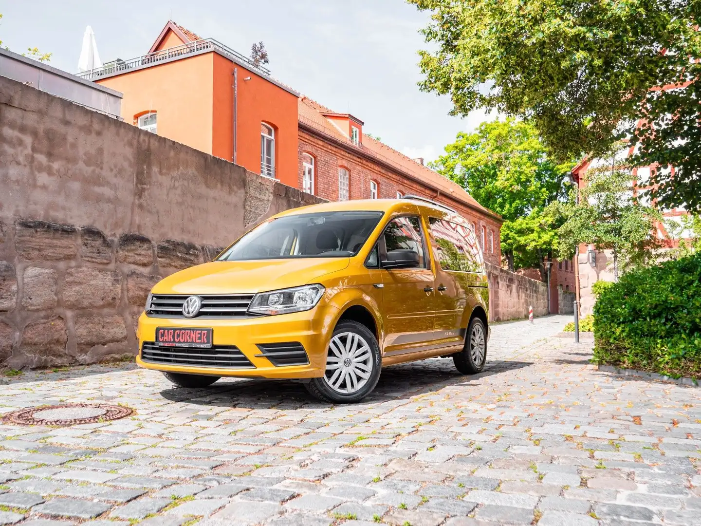 Volkswagen Caddy 2.0 TDI Family Navi SHZ Arany - 1