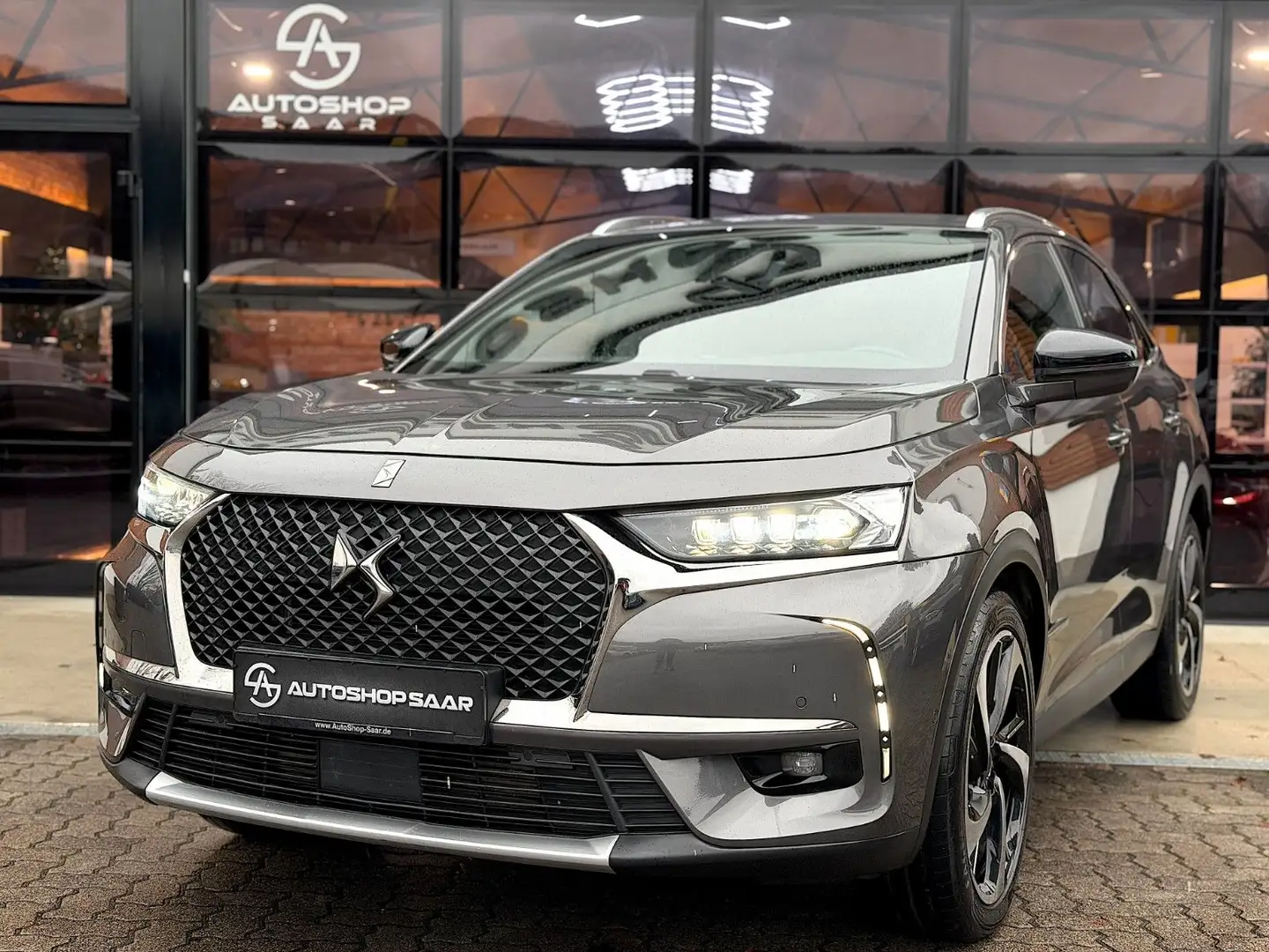 DS Automobiles DS 7 Crossback DS 7 Crossback Grand Chic Opera/Massage/CAM Grau - 1