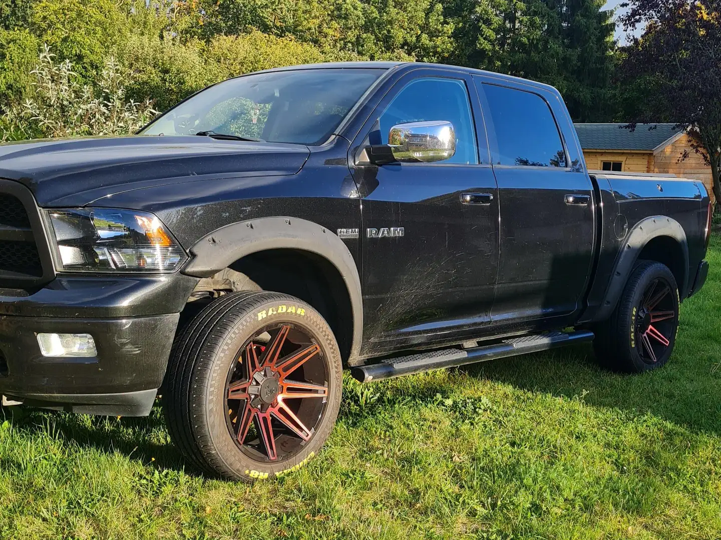 Dodge RAM 1500 V8 neuer Motor Czarny - 1