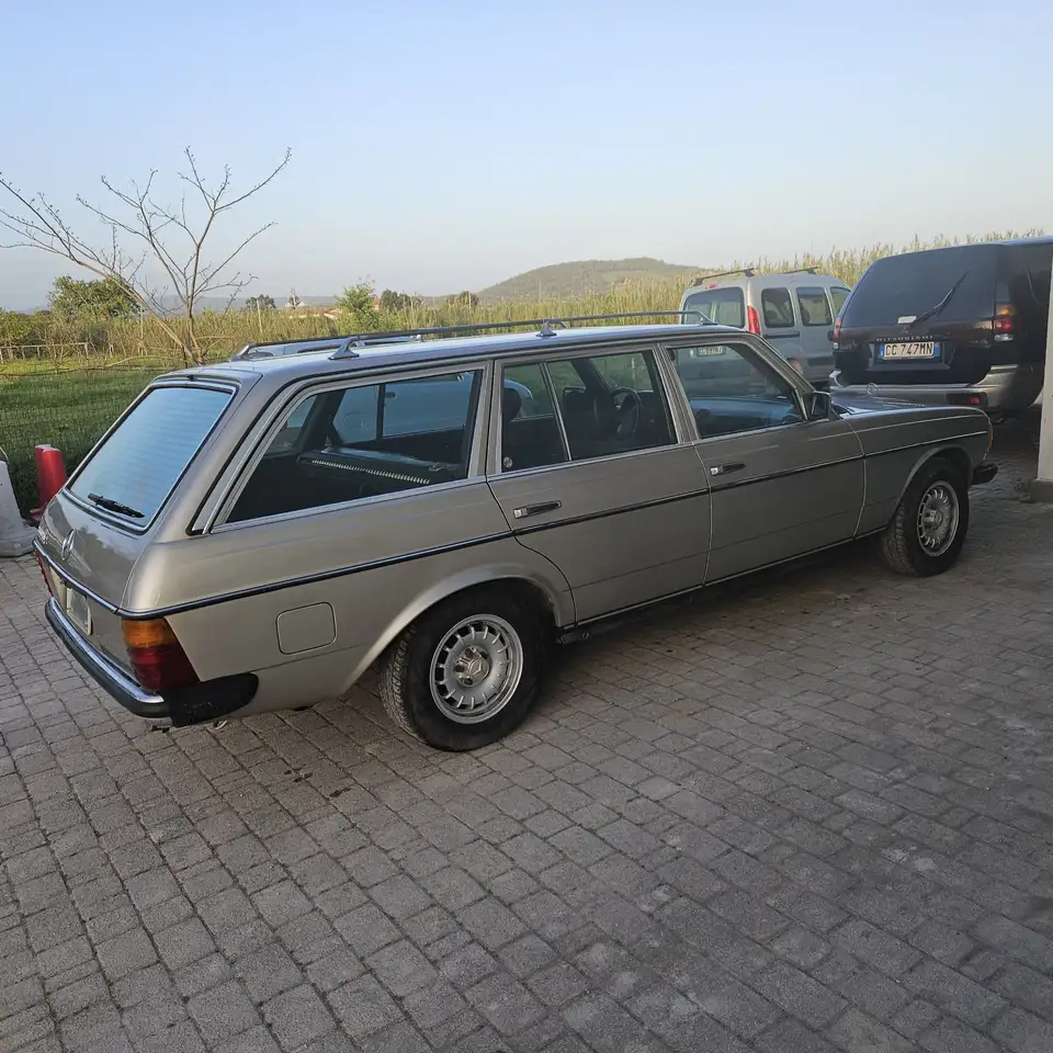 Mercedes-Benz 300 TD w123, foto 4