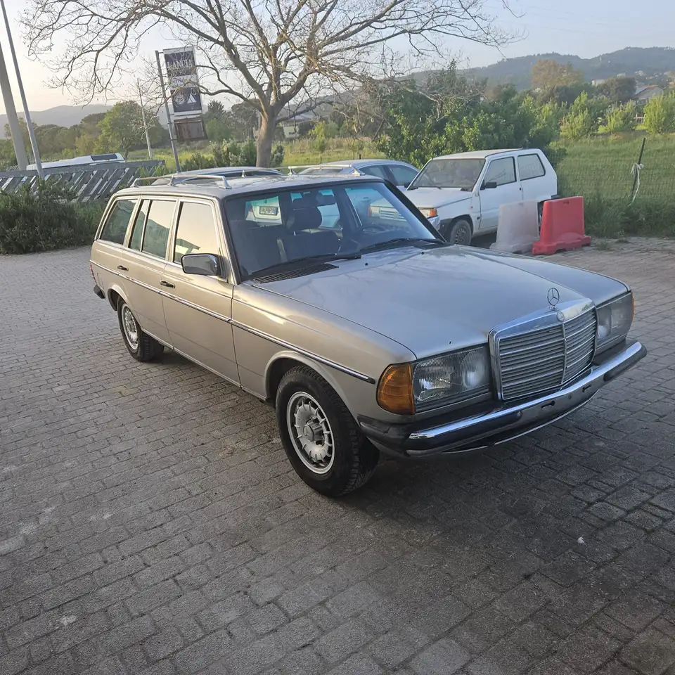 Mercedes-Benz 300 TD w123, foto 1