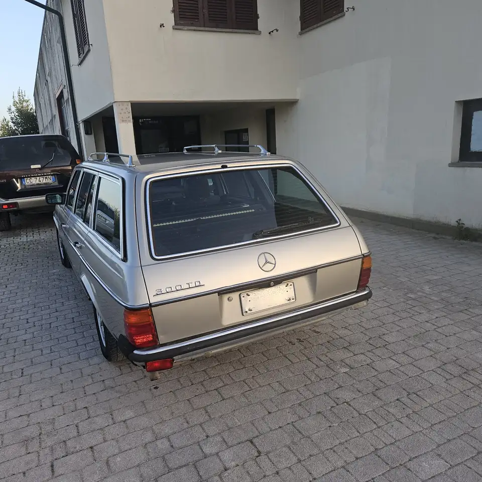 Mercedes-Benz 300 TD w123, foto 3