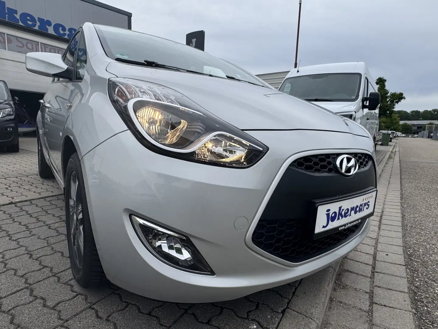 Hyundai iX20 Edition  Navi/Sitz/Lenkradheizung/PDC Argent - 1