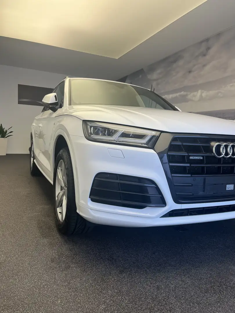 Audi Q5 40 TDI quattro sport Weiß - 1