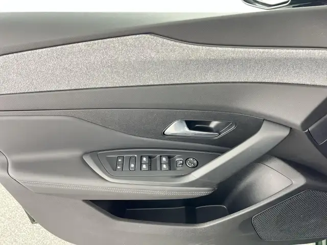 Peugeot 308 view 11