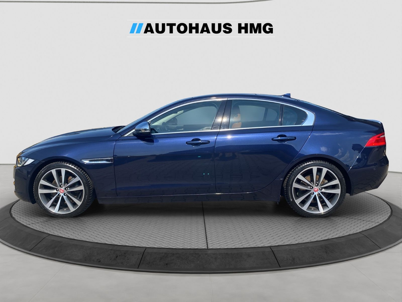 Jaguar XE Portfolio *PANO*360°*NAVI*LEDER*XENON*HUD* — photo 2