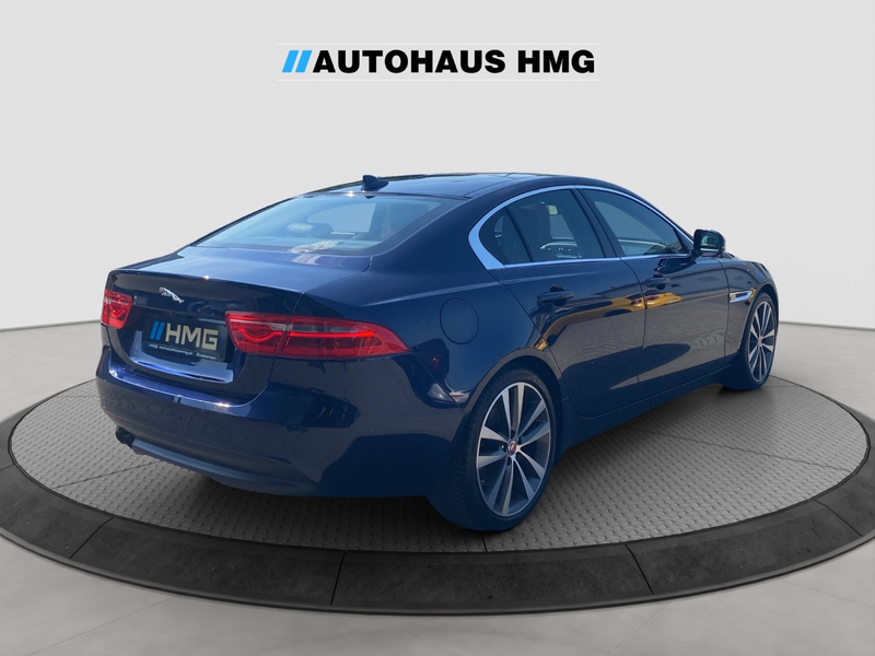 Jaguar XE Portfolio *PANO*360°*NAVI*LEDER*XENON*HUD* — photo 5
