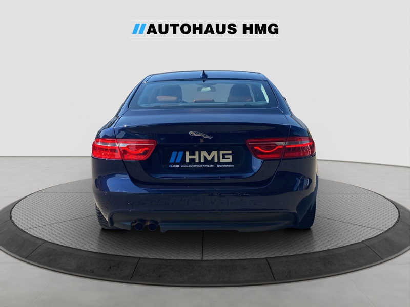 Jaguar XE Portfolio *PANO*360°*NAVI*LEDER*XENON*HUD* — photo 4