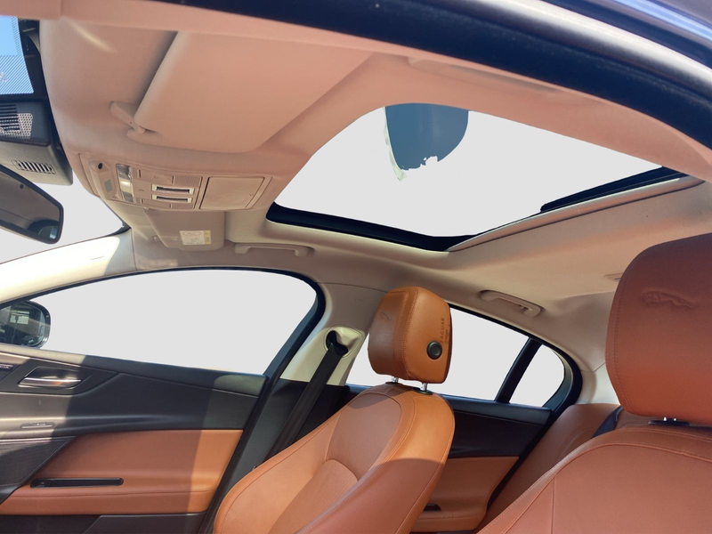 Jaguar XE Portfolio *PANO*360°*NAVI*LEDER*XENON*HUD* — photo 12