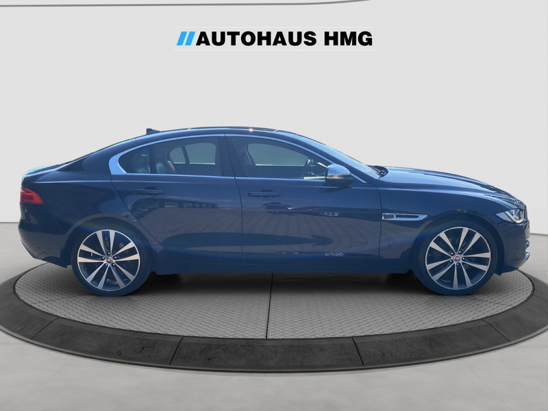 Jaguar XE Portfolio *PANO*360°*NAVI*LEDER*XENON*HUD* — photo 6