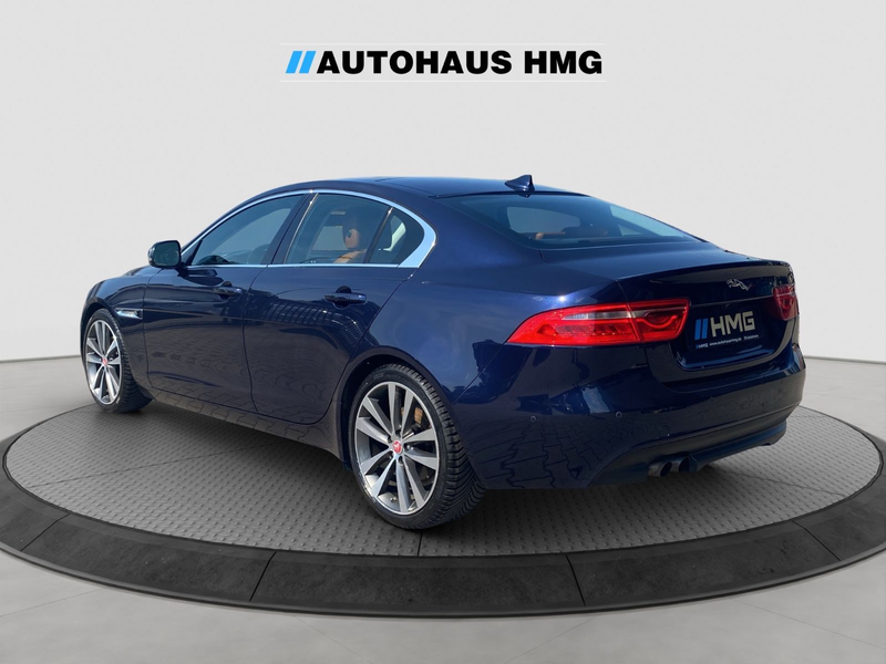 Jaguar XE Portfolio *PANO*360°*NAVI*LEDER*XENON*HUD* — photo 3