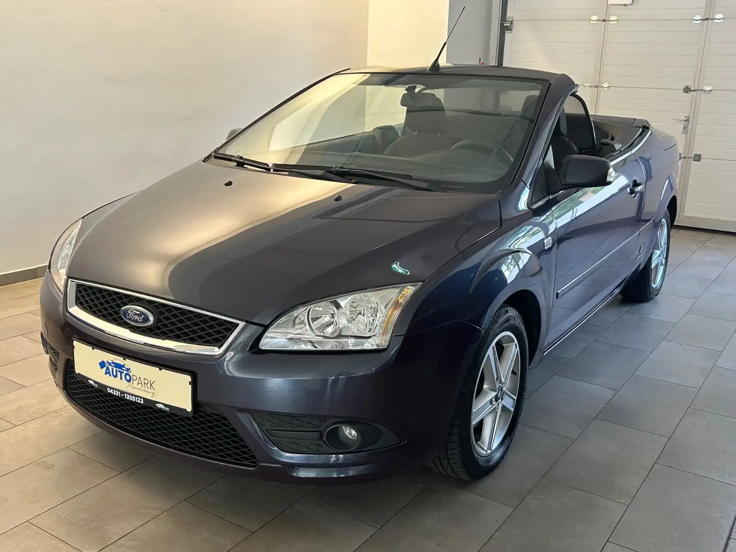Ford Focus 1.6 Cabrio Trend Violett - 1